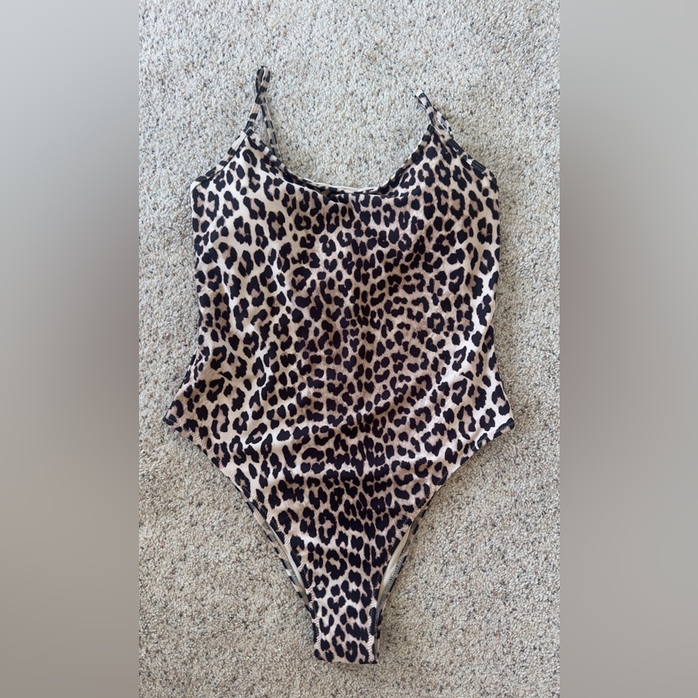 H&M Animal print swimsuit